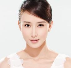 妈妈按天给大学生女儿发50元